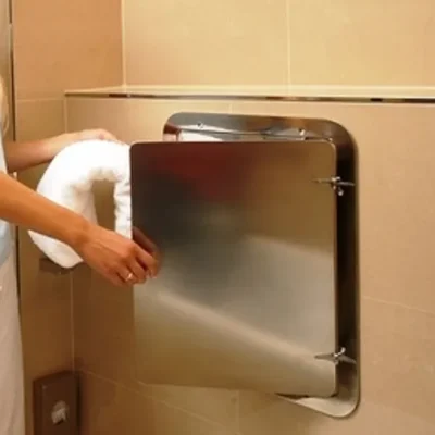 Linen-Chutes-doorw